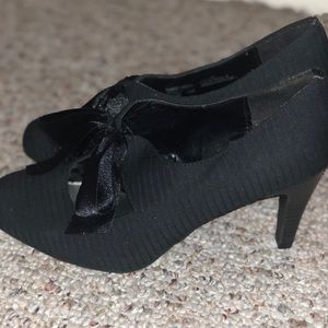 Black bow tie heels